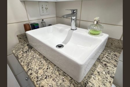 Apartamento à venda com 136m², 3 quartos e 4 vagas Apartamento à venda com 136m², 3 quartos e 4 vagasBanheiro da Suíte 2