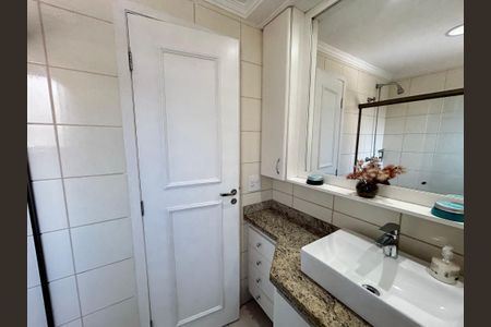 Apartamento à venda com 136m², 3 quartos e 4 vagas Apartamento à venda com 136m², 3 quartos e 4 vagasBanheiro da Suíte 3