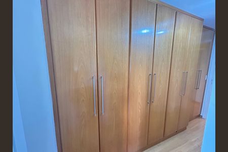 Apartamento à venda com 136m², 3 quartos e 4 vagas Apartamento à venda com 136m², 3 quartos e 4 vagasQuarto Suíte 1