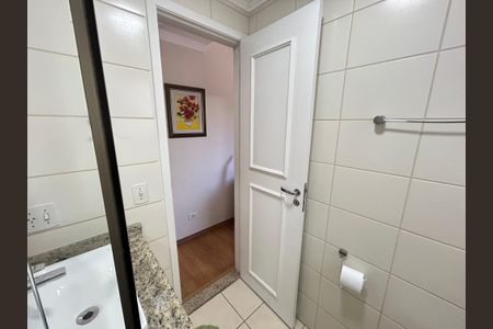 Apartamento à venda com 136m², 3 quartos e 4 vagas Apartamento à venda com 136m², 3 quartos e 4 vagasBanheiro da Suíte 1