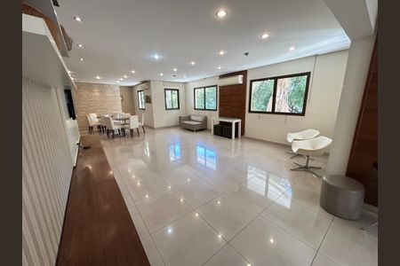 Apartamento à venda com 136m², 3 quartos e 4 vagas Apartamento à venda com 136m², 3 quartos e 4 vagasÁrea comum - Salão de festas