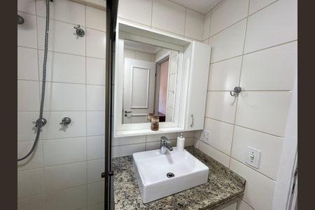 Apartamento à venda com 136m², 3 quartos e 4 vagas Apartamento à venda com 136m², 3 quartos e 4 vagasBanheiro da Suíte 1