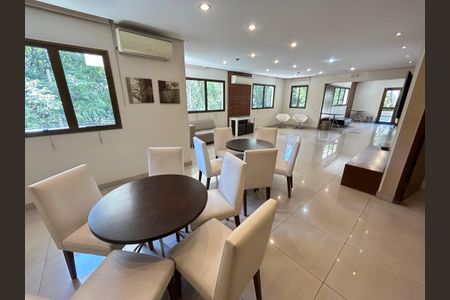 Apartamento à venda com 136m², 3 quartos e 4 vagas Apartamento à venda com 136m², 3 quartos e 4 vagasÁrea comum - Salão de festas