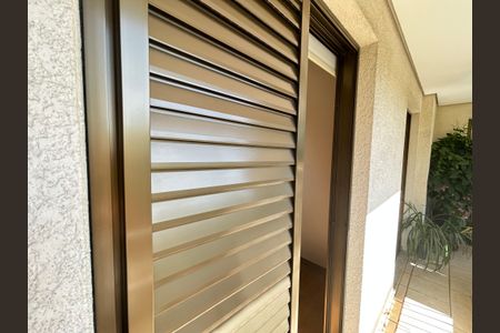 Apartamento à venda com 136m², 3 quartos e 4 vagas Apartamento à venda com 136m², 3 quartos e 4 vagasVaranda da Suíte 3