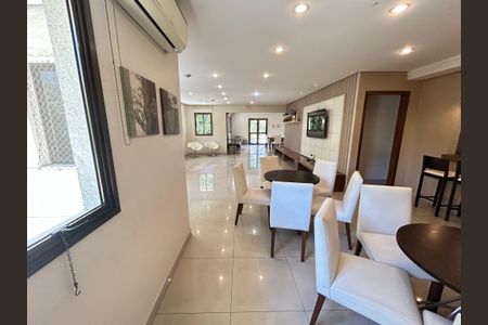 Apartamento à venda com 136m², 3 quartos e 4 vagas Apartamento à venda com 136m², 3 quartos e 4 vagasÁrea comum - Salão de festas