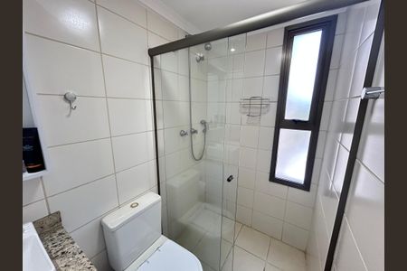 Apartamento à venda com 136m², 3 quartos e 4 vagas Apartamento à venda com 136m², 3 quartos e 4 vagasBanheiro da Suíte 2