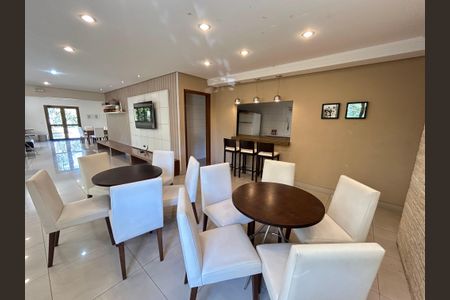Apartamento à venda com 136m², 3 quartos e 4 vagas Apartamento à venda com 136m², 3 quartos e 4 vagasÁrea comum - Salão de festas