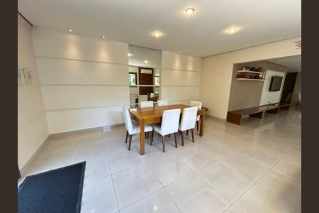 Apartamento à venda com 136m², 3 quartos e 4 vagas Apartamento à venda com 136m², 3 quartos e 4 vagasÁrea comum - Salão de festas