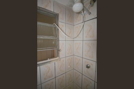 Banheiro de apartamento para alugar com 1 quarto, 40m² em Sete Pontes, São Gonçalo