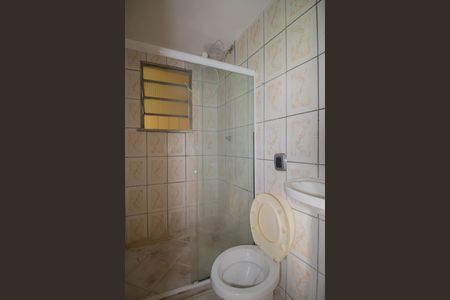 Banheiro de apartamento para alugar com 1 quarto, 40m² em Sete Pontes, São Gonçalo