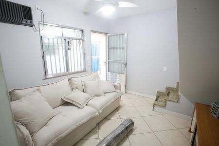 Sala de casa para alugar com 2 quartos, 81m² em Taquara, Rio de Janeiro