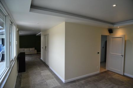 Apartamento à venda com 275m², 3 quartos e 2 vagas Apartamento à venda com 275m², 3 quartos e 2 vagasSala de Jantar