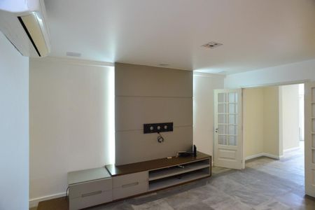 Apartamento à venda com 275m², 3 quartos e 2 vagas Apartamento à venda com 275m², 3 quartos e 2 vagasSala de Tv