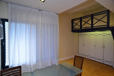 Apartamento à venda com 275m², 3 quartos e 2 vagas Apartamento à venda com 275m², 3 quartos e 2 vagasQuarto