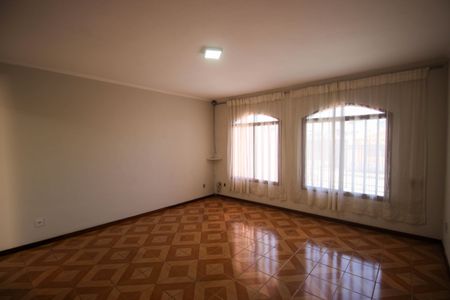 Casa para alugar com 134m², 3 quartos e 4 vagas