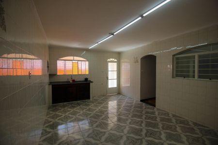 Casa para alugar com 134m², 3 quartos e 4 vagas
