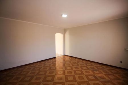 Casa para alugar com 134m², 3 quartos e 4 vagas