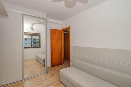 Apartamento à venda com 75m², 2 quartos e 2 vagasSuíte