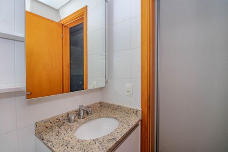 Apartamento à venda com 75m², 2 quartos e 2 vagasBanheiro da Suíte