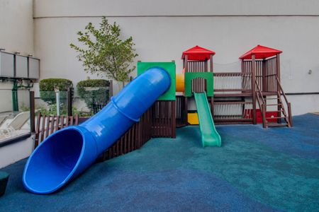 Apartamento à venda com 75m², 2 quartos e 2 vagasÁrea comum - Playground