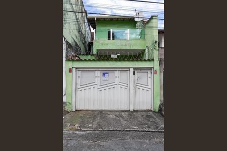 Casa à venda com 78m², 1 quarto e 2 vagas Casa à venda com 78m², 1 quarto e 2 vagasFachada