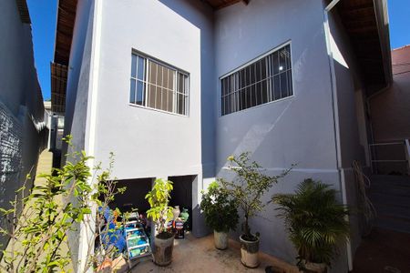 Casa para alugar com 120m², 3 quartos e 1 vagaFachada do Prédio - Fundos 