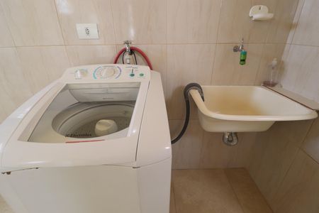 Apartamento para alugar com 77m², 2 quartos e 1 vagaÁrea de Serviço