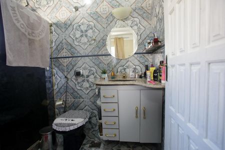 Casa de condomínio à venda com 235m², 4 quartos e 3 vagasBanheiro da Suíte 2