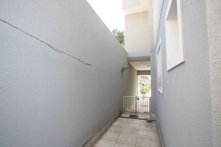 Casa de condomínio à venda com 235m², 4 quartos e 3 vagasCorredor Lateral