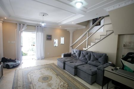 Casa de condomínio à venda com 235m², 4 quartos e 3 vagasSala