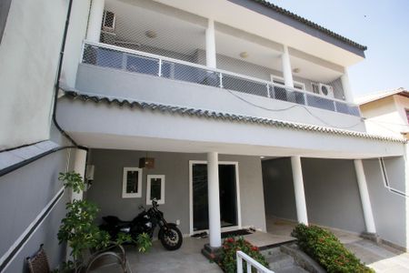 Casa de condomínio à venda com 235m², 4 quartos e 3 vagasFrente da Casa