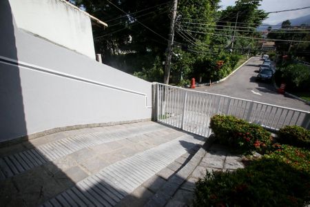 Casa de condomínio à venda com 235m², 4 quartos e 3 vagasGaragem