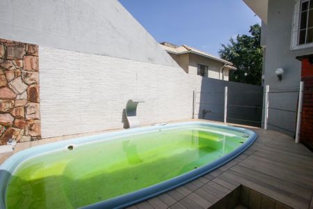 Casa de condomínio à venda com 235m², 4 quartos e 3 vagasPiscina