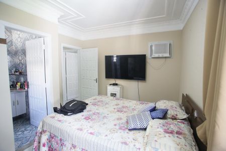 Casa de condomínio à venda com 235m², 4 quartos e 3 vagasQuarto Suíte 2