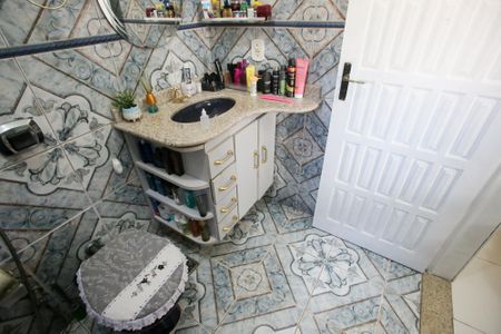 Casa de condomínio à venda com 235m², 4 quartos e 3 vagasBanheiro da Suíte 2