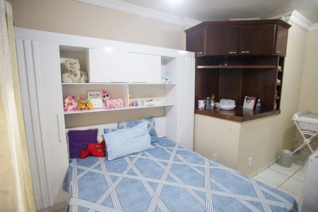 Casa de condomínio à venda com 235m², 4 quartos e 3 vagasQuarto 4