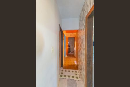 Casa à venda com 217m², 2 quartos e 3 vagas Casa à venda com 217m², 2 quartos e 3 vagasCorredor