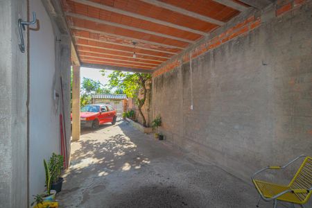 Casa à venda com 217m², 2 quartos e 3 vagas Casa à venda com 217m², 2 quartos e 3 vagasGaragem