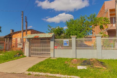 Casa à venda com 217m², 2 quartos e 3 vagas Casa à venda com 217m², 2 quartos e 3 vagasFachada