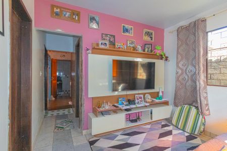 Casa à venda com 217m², 2 quartos e 3 vagas Casa à venda com 217m², 2 quartos e 3 vagasSala