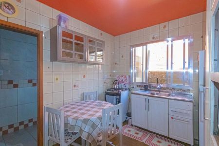 Casa à venda com 217m², 2 quartos e 3 vagas Casa à venda com 217m², 2 quartos e 3 vagasCozinha