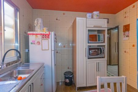 Casa à venda com 217m², 2 quartos e 3 vagas Casa à venda com 217m², 2 quartos e 3 vagasCozinha