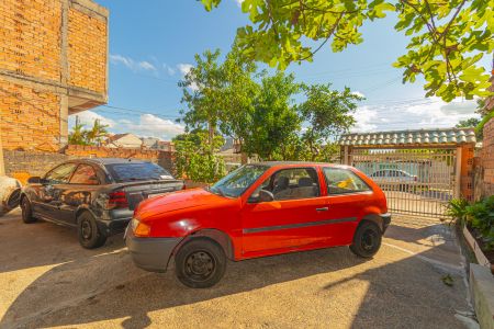 Casa à venda com 217m², 2 quartos e 3 vagas Casa à venda com 217m², 2 quartos e 3 vagasPátio da frente/garagem