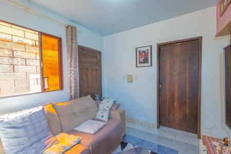 Casa à venda com 217m², 2 quartos e 3 vagas Casa à venda com 217m², 2 quartos e 3 vagasSala