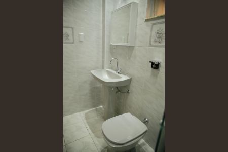 Apartamento à venda com 67m², 2 quartos e 1 vagaBanheiro 