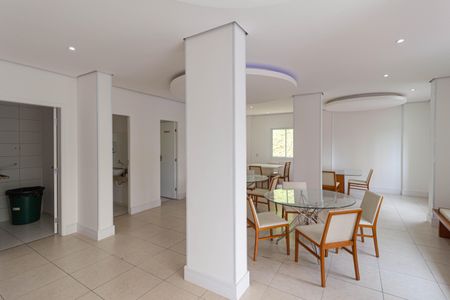 Apartamento à venda com 57m², 2 quartos e 1 vaga Apartamento à venda com 57m², 2 quartos e 1 vagaÁrea comum - Salão de festas