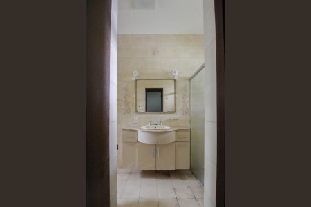 Casa para alugar com 360m², 3 quartos e 4 vagas Casa para alugar com 360m², 3 quartos e 4 vagasBanheiro da Suíte