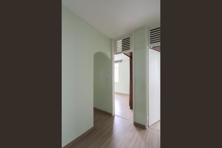 Casa para alugar com 360m², 3 quartos e 4 vagas Casa para alugar com 360m², 3 quartos e 4 vagasCorredor