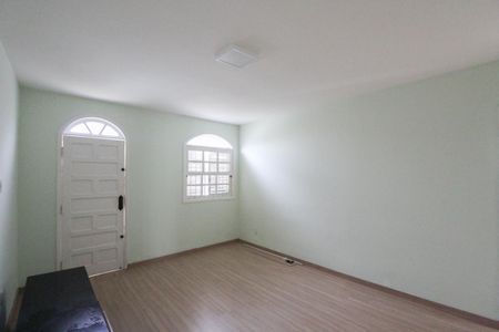 Casa para alugar com 360m², 3 quartos e 4 vagas Casa para alugar com 360m², 3 quartos e 4 vagasSala
