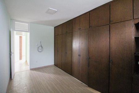 Casa para alugar com 360m², 3 quartos e 4 vagas Casa para alugar com 360m², 3 quartos e 4 vagasSuíte
